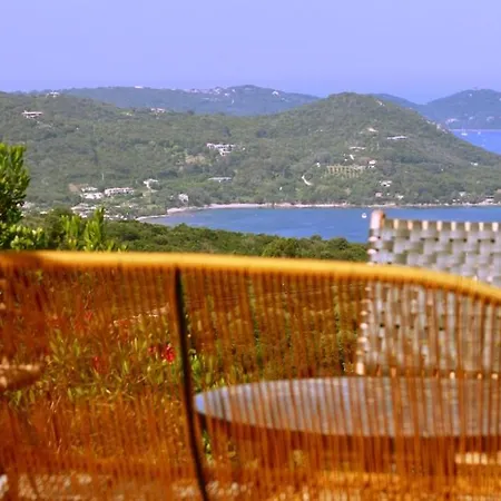 Vakantiehuis Superb Sea View With Pool And Big Garden Pietrosella